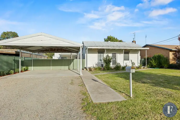 48 Centenary Avenue