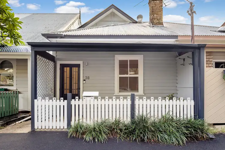 38 Clayton Street