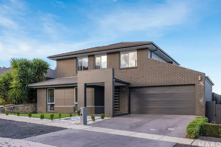 16 Kevin Curtis Crescent