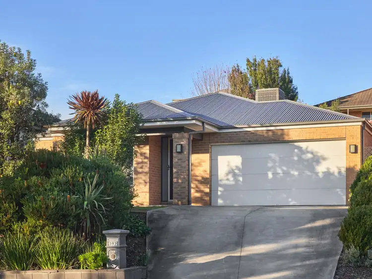 192 Bowen Street