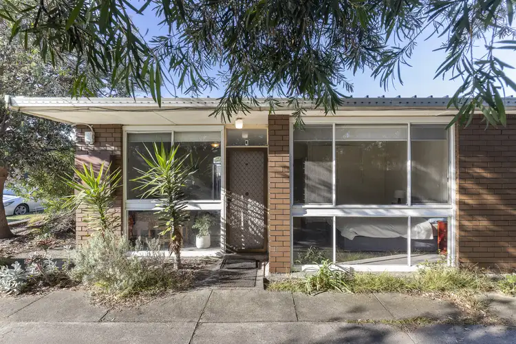 1/12 Woodbine Grove
