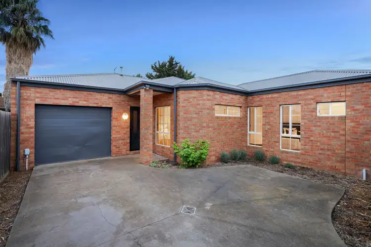 8A Melton Close