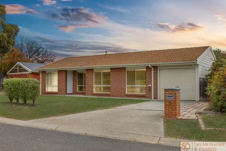 1 Merrett Gardens
