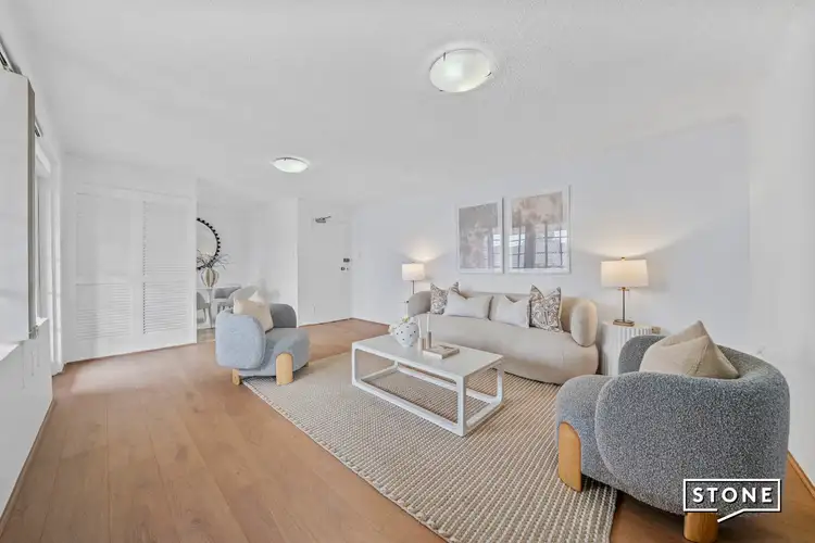 12/23 Caroline Street
