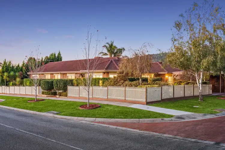 1 Narrawong Close