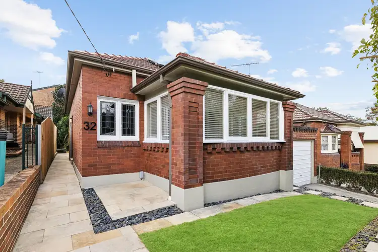 32 Helena Street