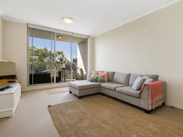 1206/10 Sturdee Parade