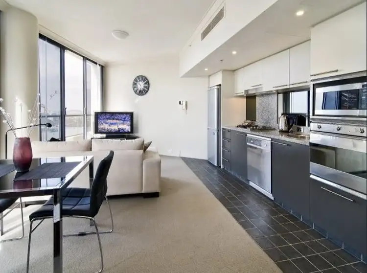 1607/3 Herbert Street