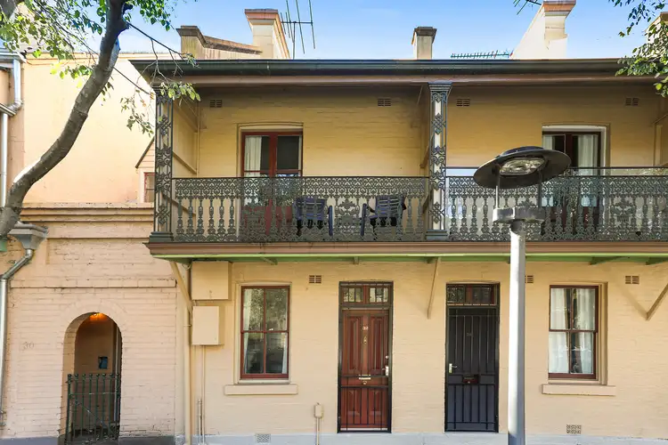 32 Kent Street