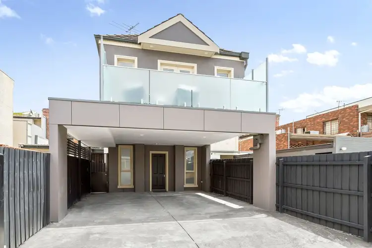 17 Bleakhouse Lane