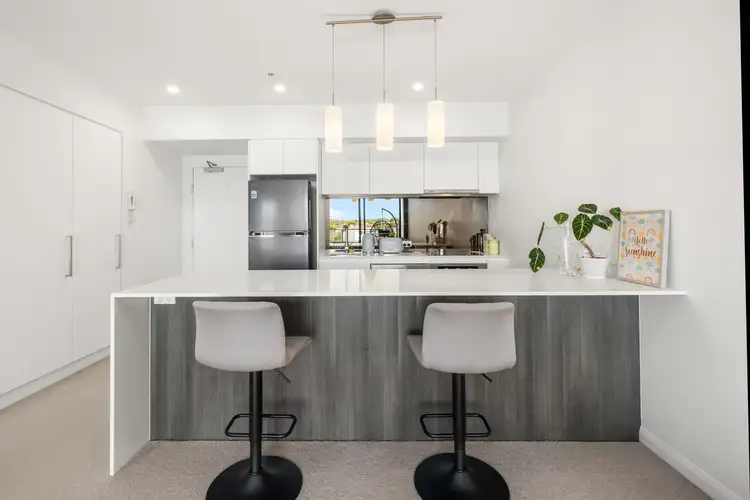 20807/300 Old Cleveland Road, Coorparoo QLD 4151
