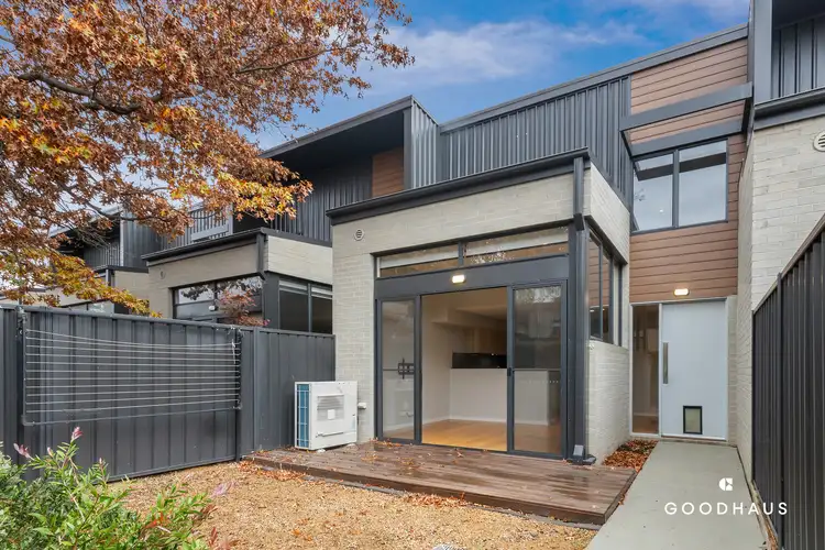 22/7 Shewcroft Street