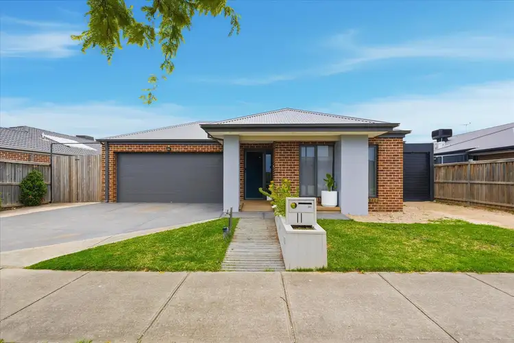 11 Long Forest Avenue