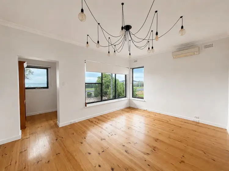 15 Esplanade, Tumby Bay SA 5605