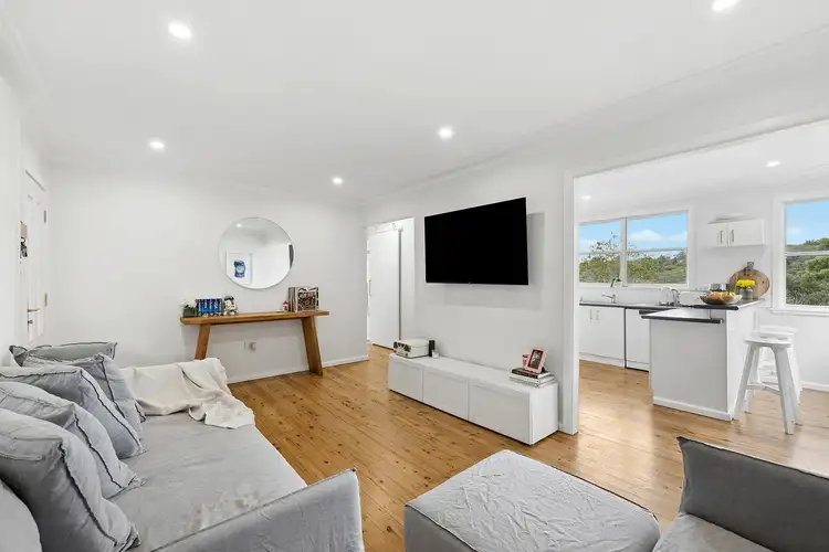 24 Parkes Crescent