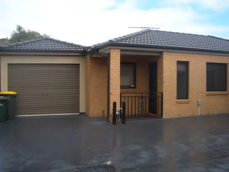 2/3 Howell Street