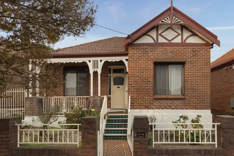 15 Kays Avenue