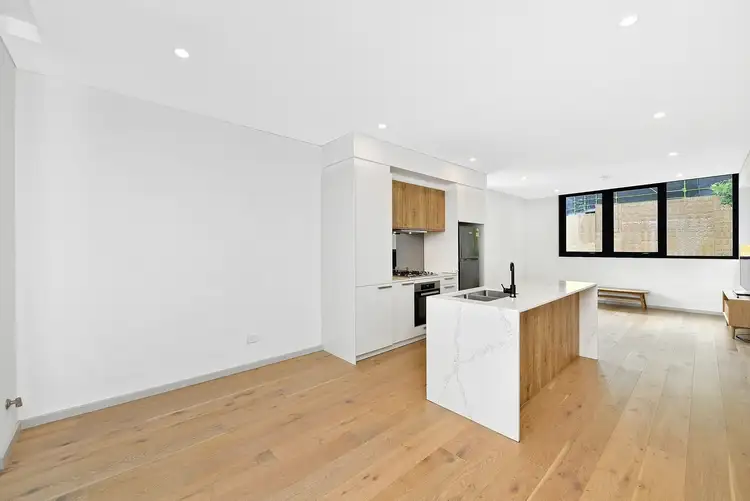 206/40 Falcon Street