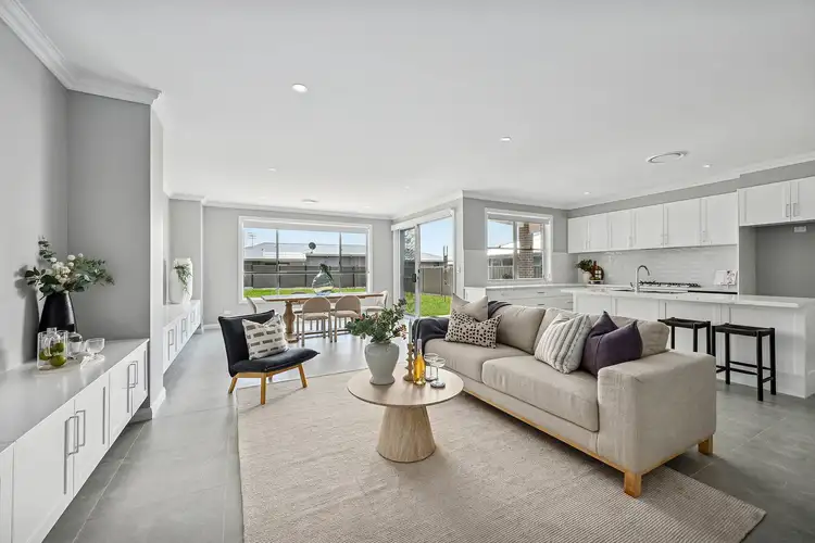 54 Knox Crescent