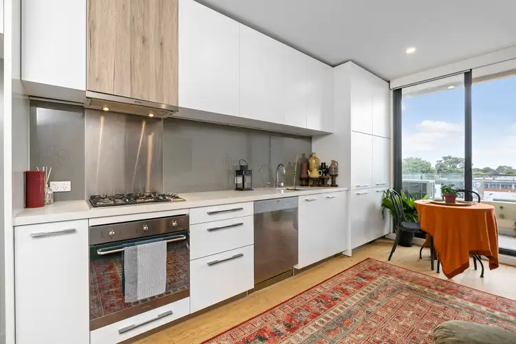 202/252 Bay Road