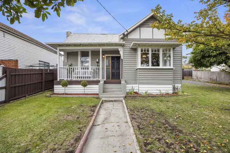 704 Lydiard Street North