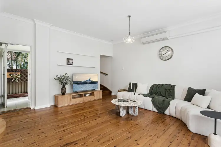 2/114 Chuter Avenue