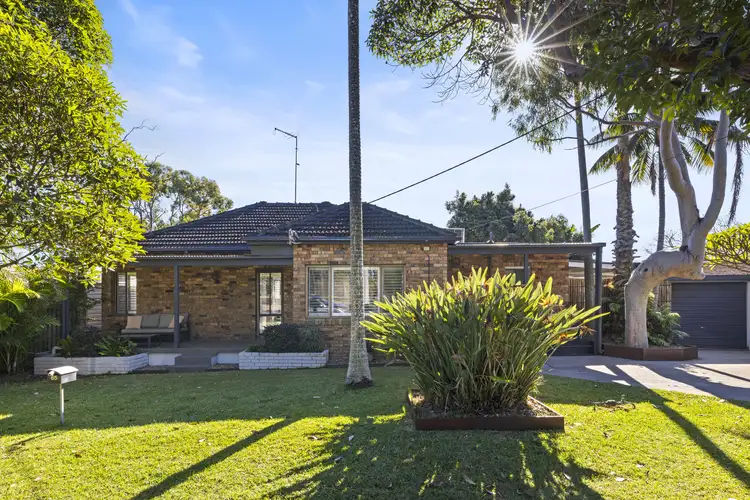 65 Waratah Parade