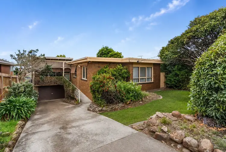 27 Acacia Street