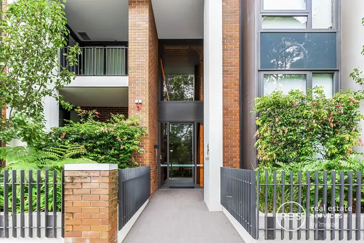 220/1A The Crescent