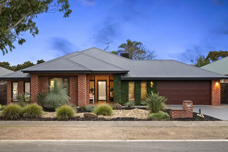 8 Bursaria Way