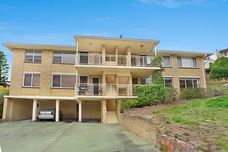 1/22 Hillview Crescent