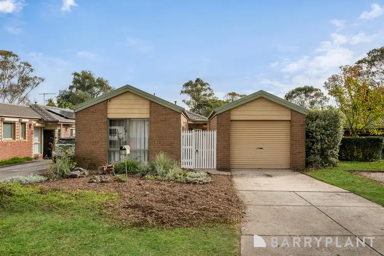 7 Oscar Court