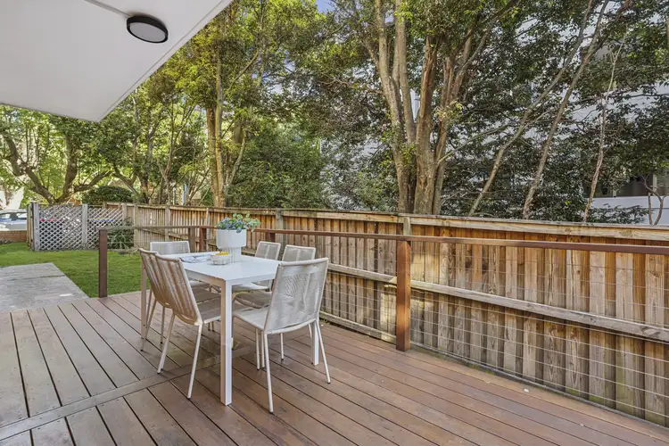 2/17 Lismore Avenue
