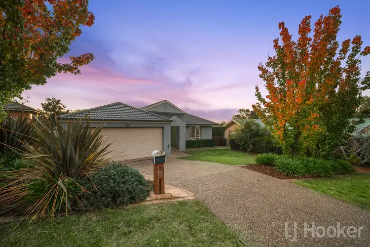 11 Magnolia Close