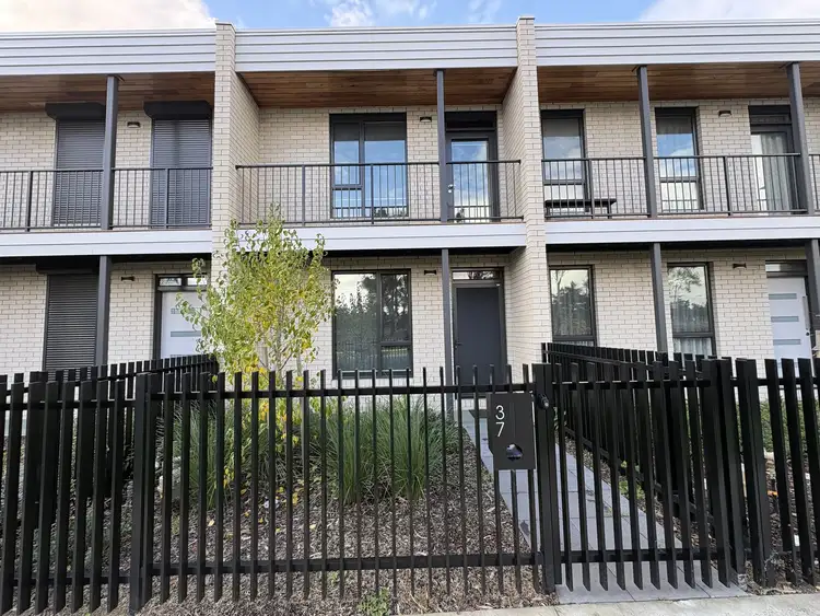 37 Ribbonwood Crescent
