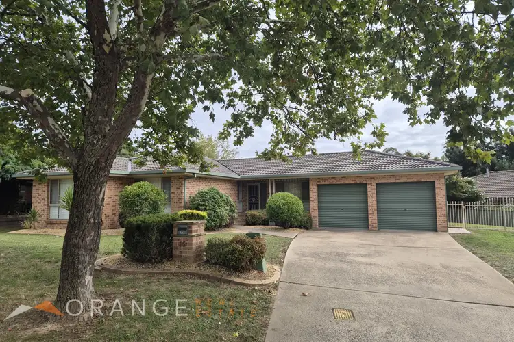 15 Agland Crescent