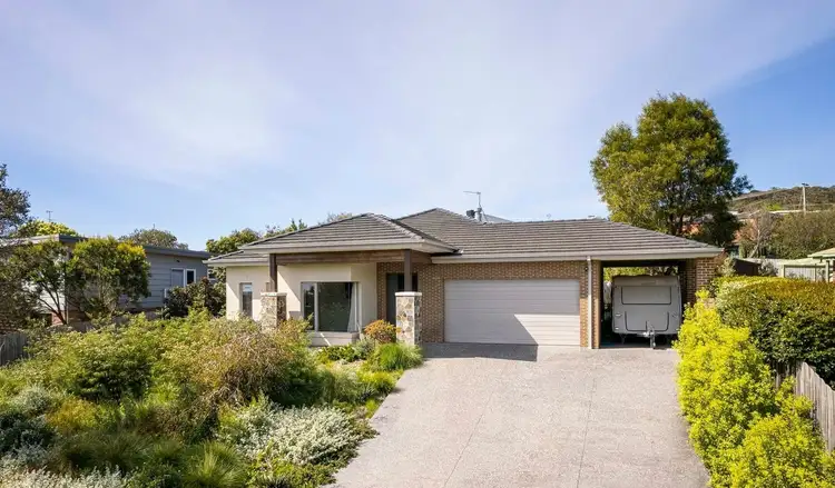 15 Crest Drive