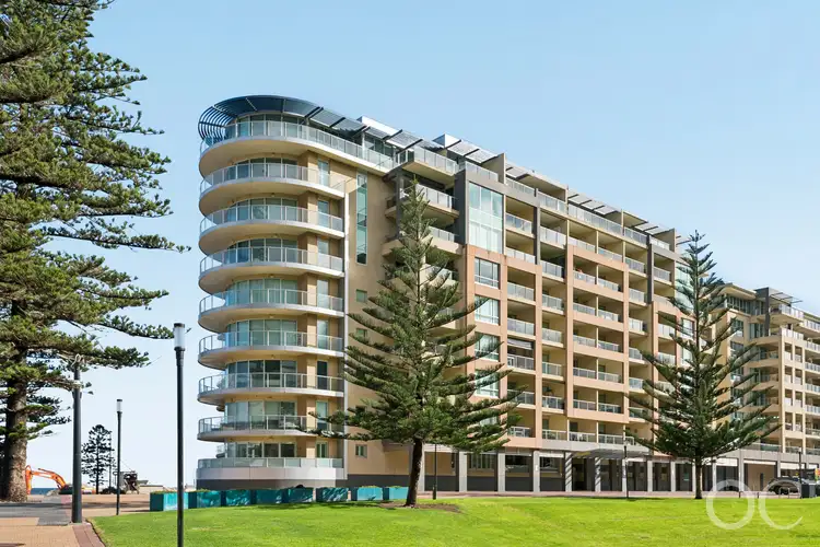 111/19 Holdfast Promenade