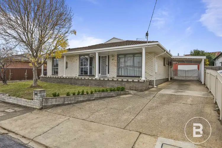 17 Allen Crescent