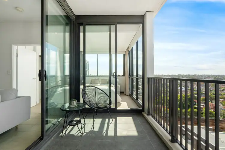1001/3 Blake Street