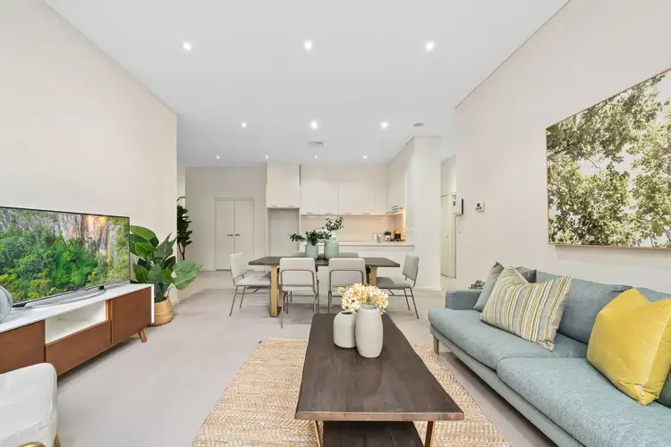 27/4-8 Angas Street
