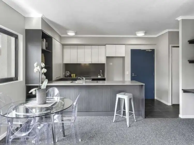 3/8 Sayers Street