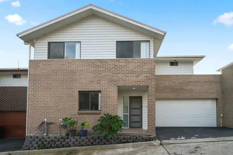 7 Skylark Avenue