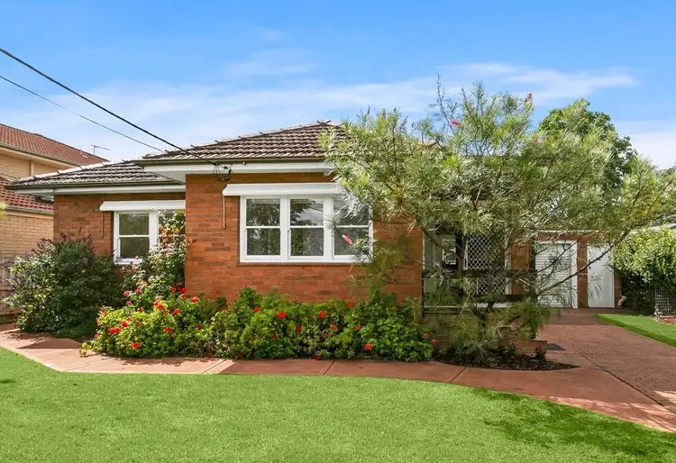 4 Valley View Crescent