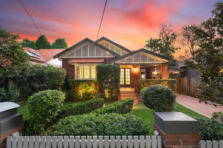 8 Hollywood Crescent