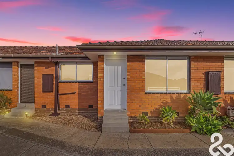 2/22 Currajong Street
