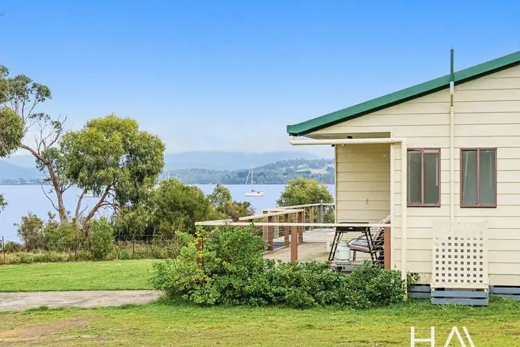4 Challis Crescent
