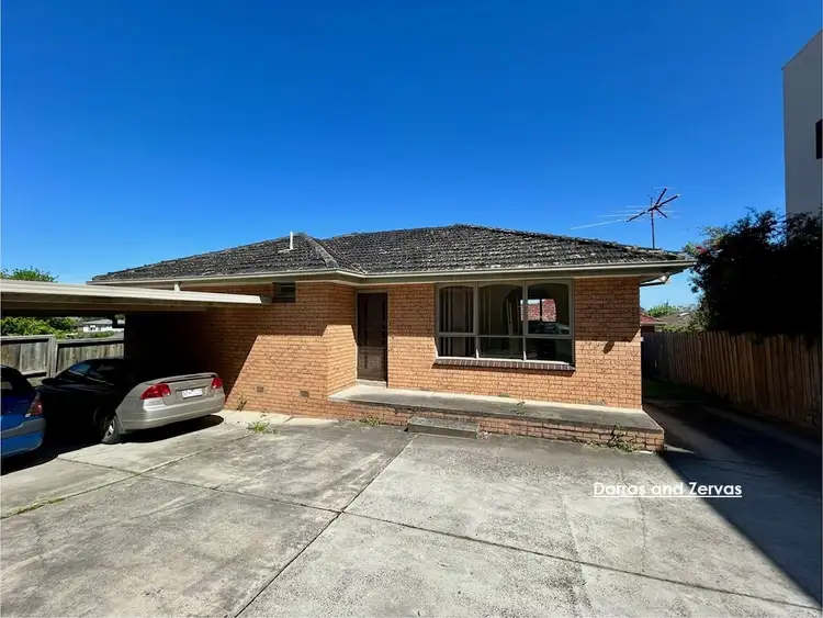2/275 Clayton Road