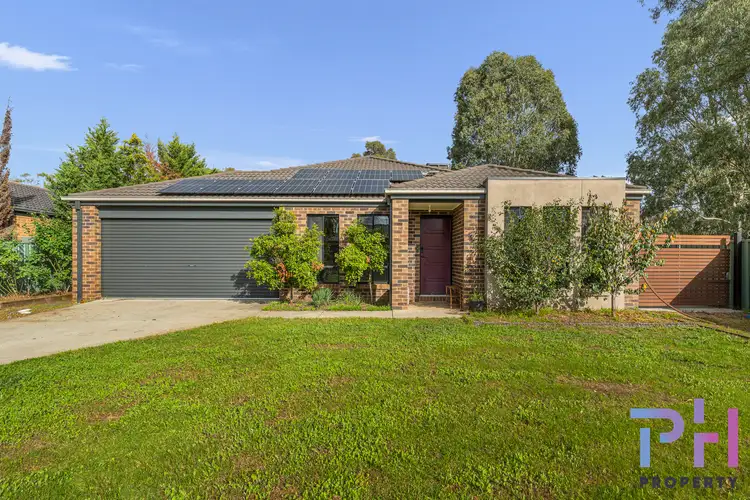 4 Moira Court
