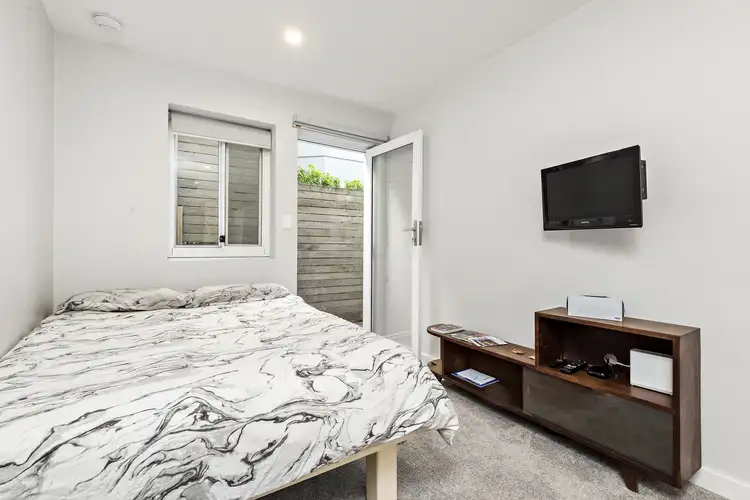2/8 Willyama Avenue